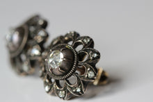 Load image into Gallery viewer, Diamond Flower Earrings